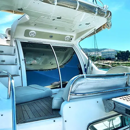 Botel Seadream Tourlos