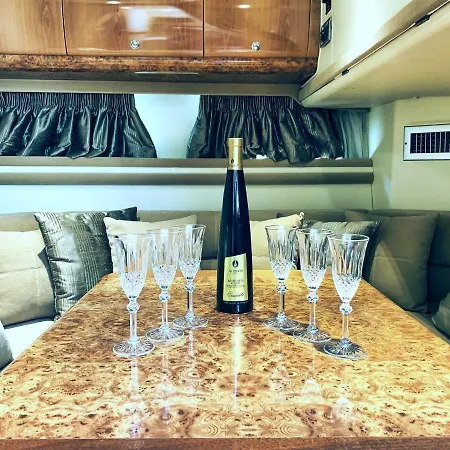 Seadream Botel