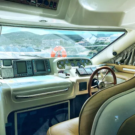Botel Seadream *
